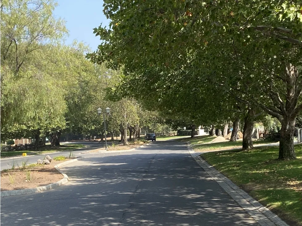 Ubicación y acceso al terreno en Las Brisas de Chicureo